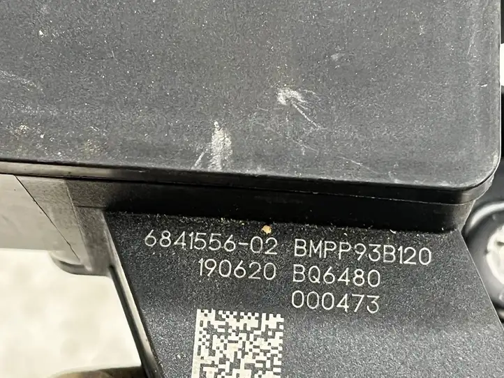 BMW X5 G05 (2018 - ) 6841556 Клеммный узел плюсовых проводов — фото 3