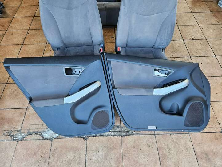Toyota Prius (XW30) (2009 - 2015)   Комплект отделки дверей