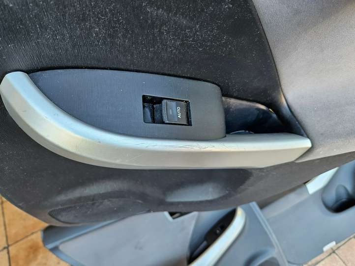 Toyota Prius (XW30) (2009 - 2015)   Комплект отделки дверей