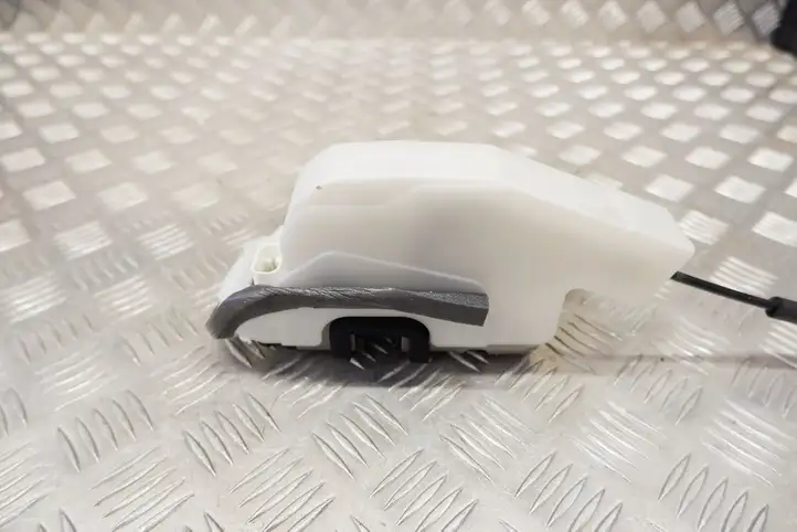 Tesla Model Y (2019 - 2024) 150067491B Замок задней двери — фото 6