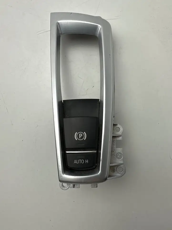 BMW 7 F01 (2008 - 2016) 9159997 Кнопка ручного тормоза — фото 1