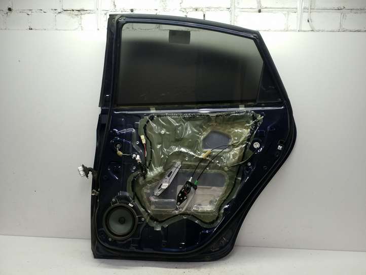 Toyota Prius (XW30) (2009 - 2015)   Задняя дверь