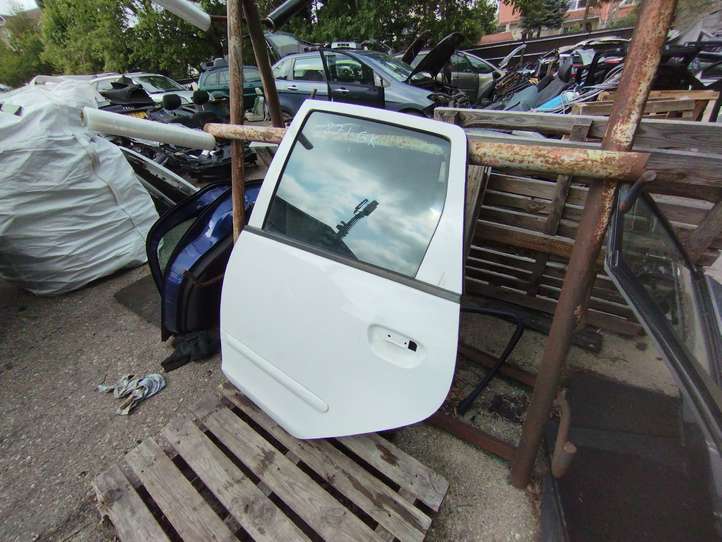 Mitsubishi Colt (2008 - 2012)   Задняя дверь