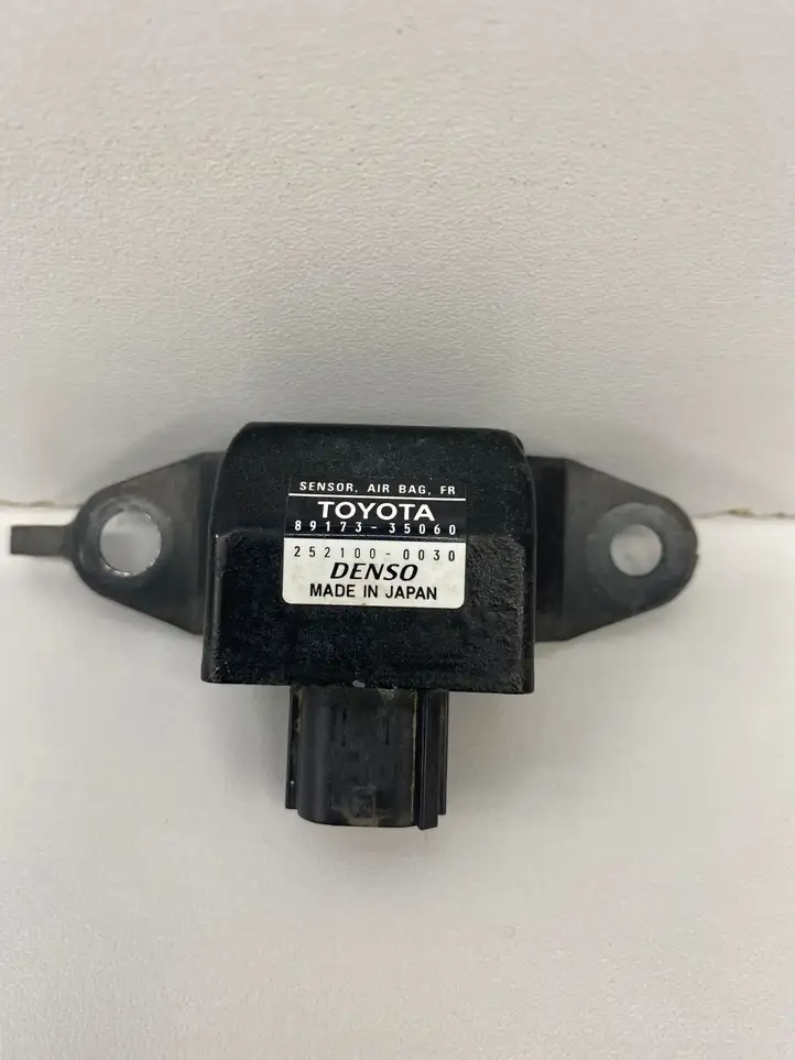 Toyota Land Cruiser (J120) (2002 - 2009) 8917335060 Датчик удара SRS — фото 5