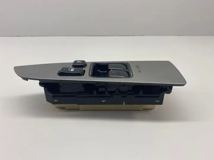 Toyota Land Cruiser (J120) (2002 - 2009) 8404060040 Блок кнопок стеклоподъемников — фото 2