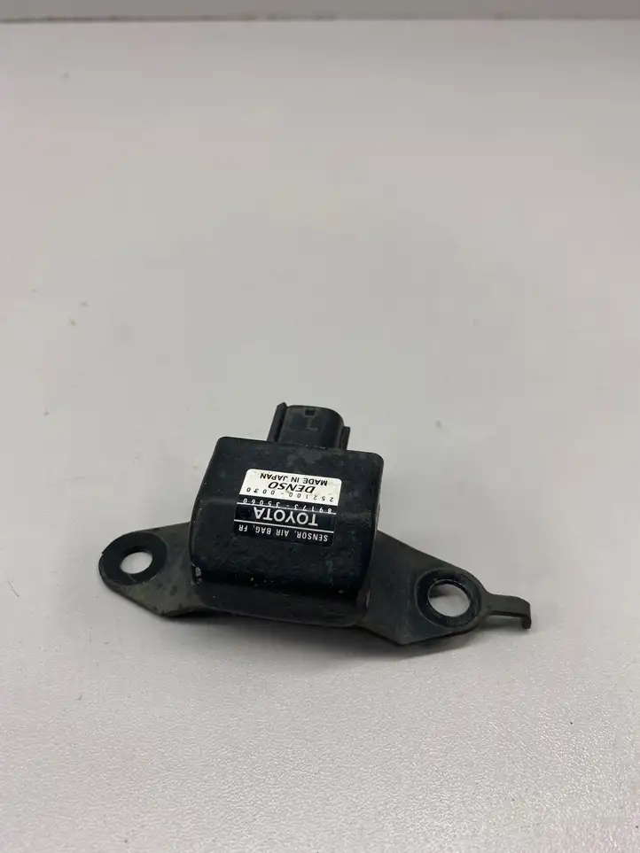Toyota Land Cruiser (J120) (2002 - 2009) 8917335060 Датчик удара SRS — фото 2