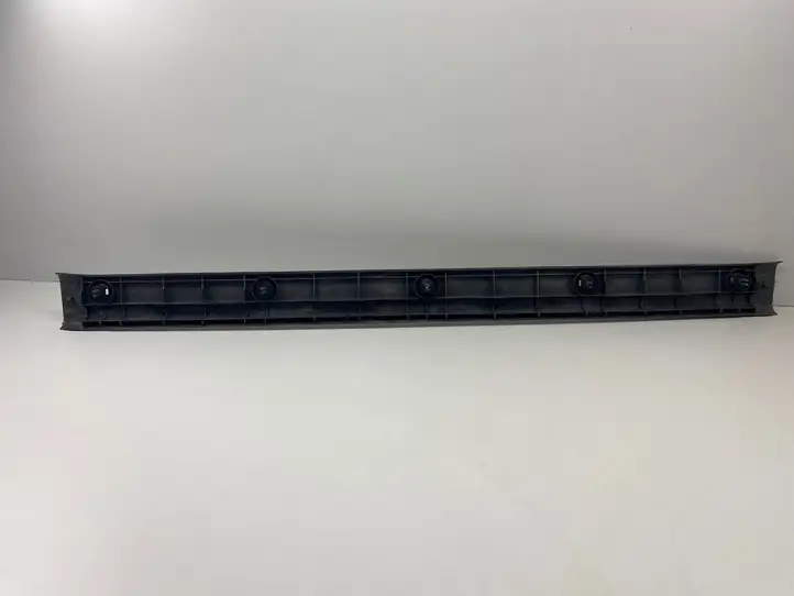 Toyota Land Cruiser (J120) (2002 - 2009) 5857460080 Отделка порога багажника — фото 2
