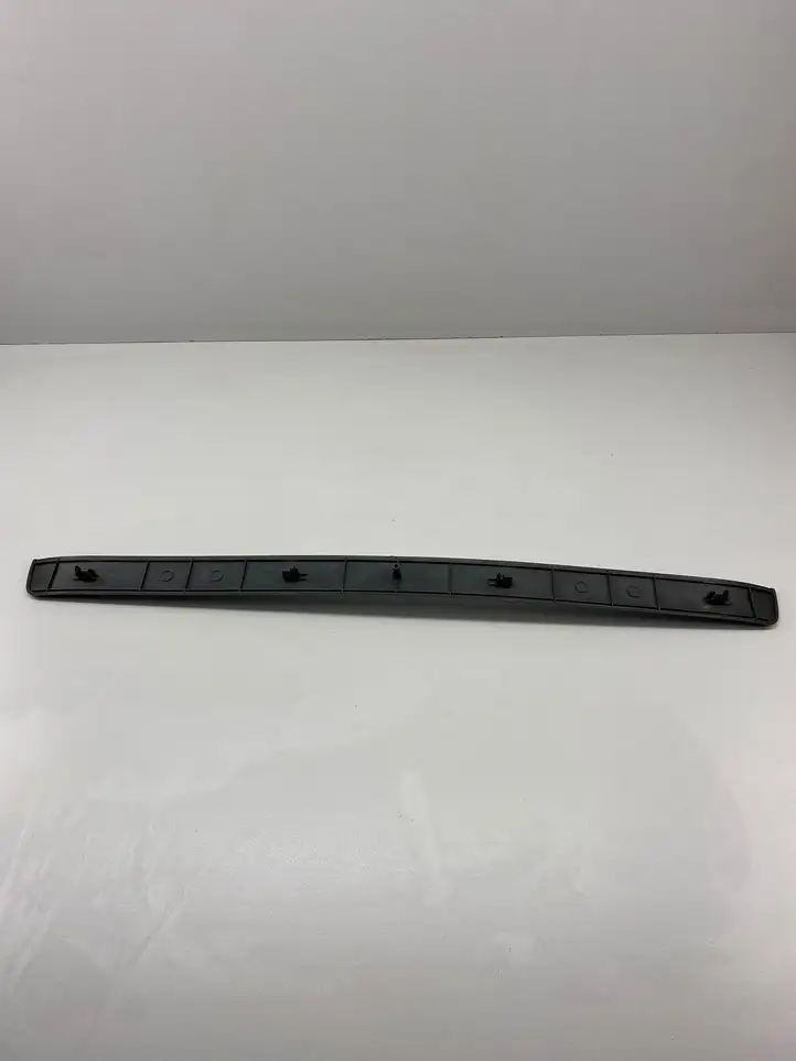 Toyota Land Cruiser (J120) (2002 - 2009) 6791160010 Внутренняя отделка переднего порога — фото 2