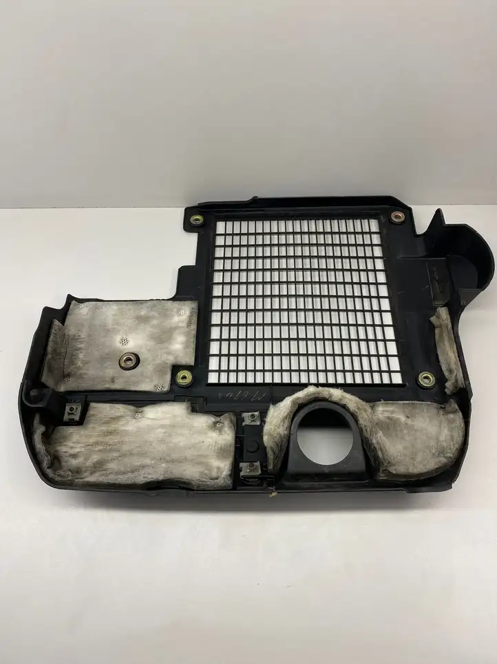 Toyota Land Cruiser (J120) (2002 - 2009) 1794330021 Крышка двигателя декоративная — фото 2
