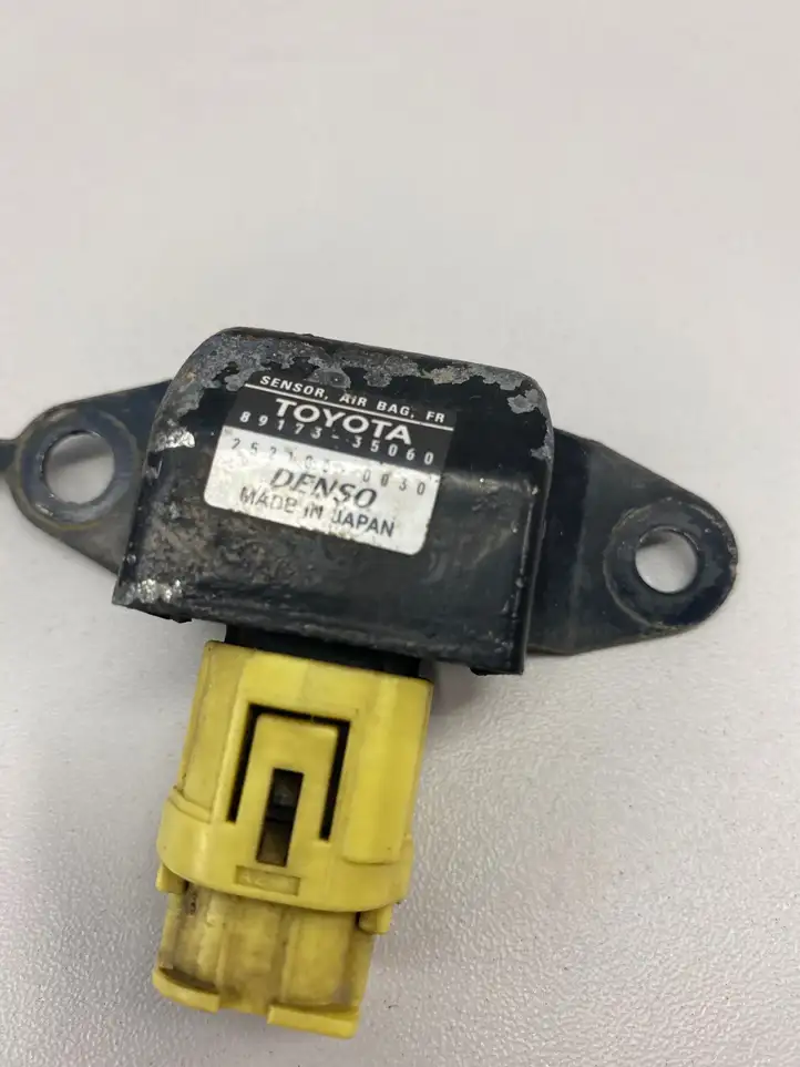 Toyota Land Cruiser (J120) (2002 - 2009) 8917335060 Датчик удара SRS — фото 2
