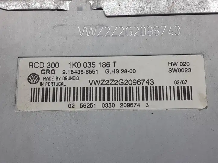 Volkswagen PASSAT B6 (2005 - 2010) 1K0035186T Магнитола / мультимедийная система — фото 3