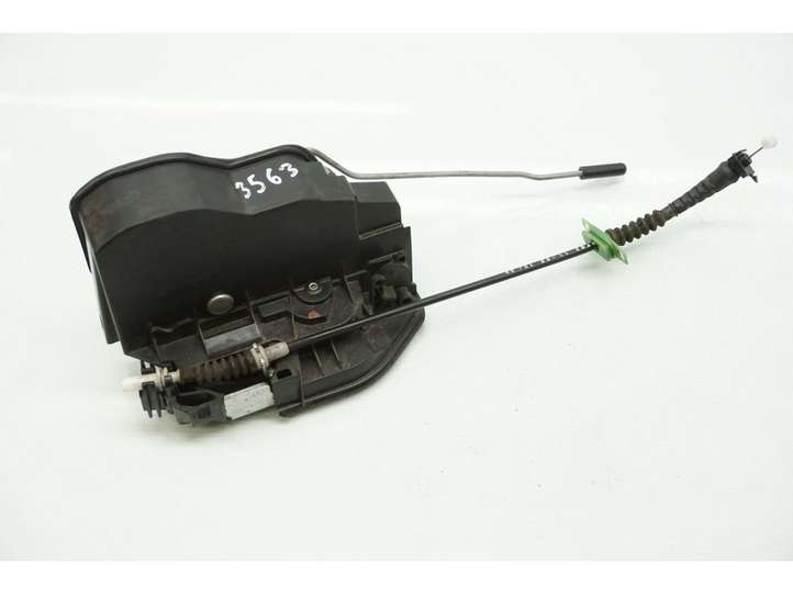 BMW 5 E60 E61 (2004 - 2010)  7202147 Замок задней двери