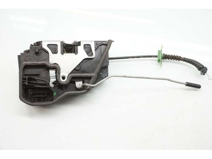 BMW 5 E60 E61 (2004 - 2010)  7202147 Замок задней двери