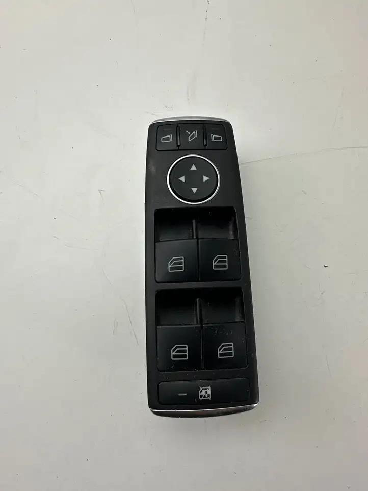 Mercedes-Benz A W176 (2012 - 2018) A1669054400 Блок кнопок стеклоподъемников — фото 1