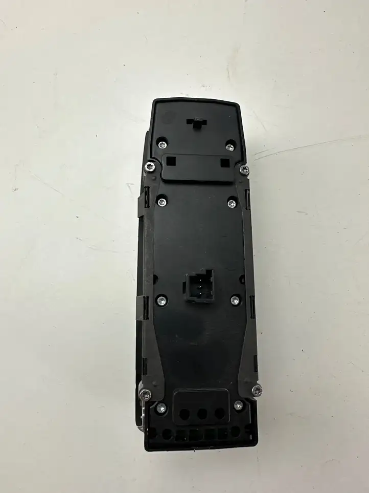 Mercedes-Benz A W176 (2012 - 2018) A1669054400 Блок кнопок стеклоподъемников — фото 2