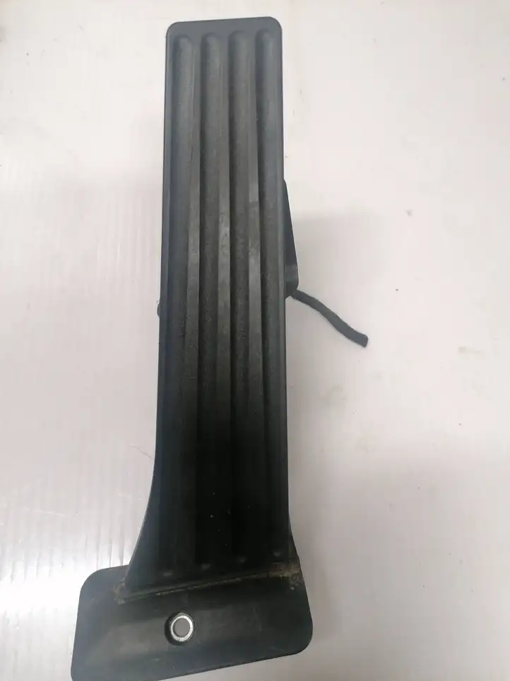 BMW 3 F30 F35 F31 (2012 - 2018) 6853175 Педаль акселератора — фото 1