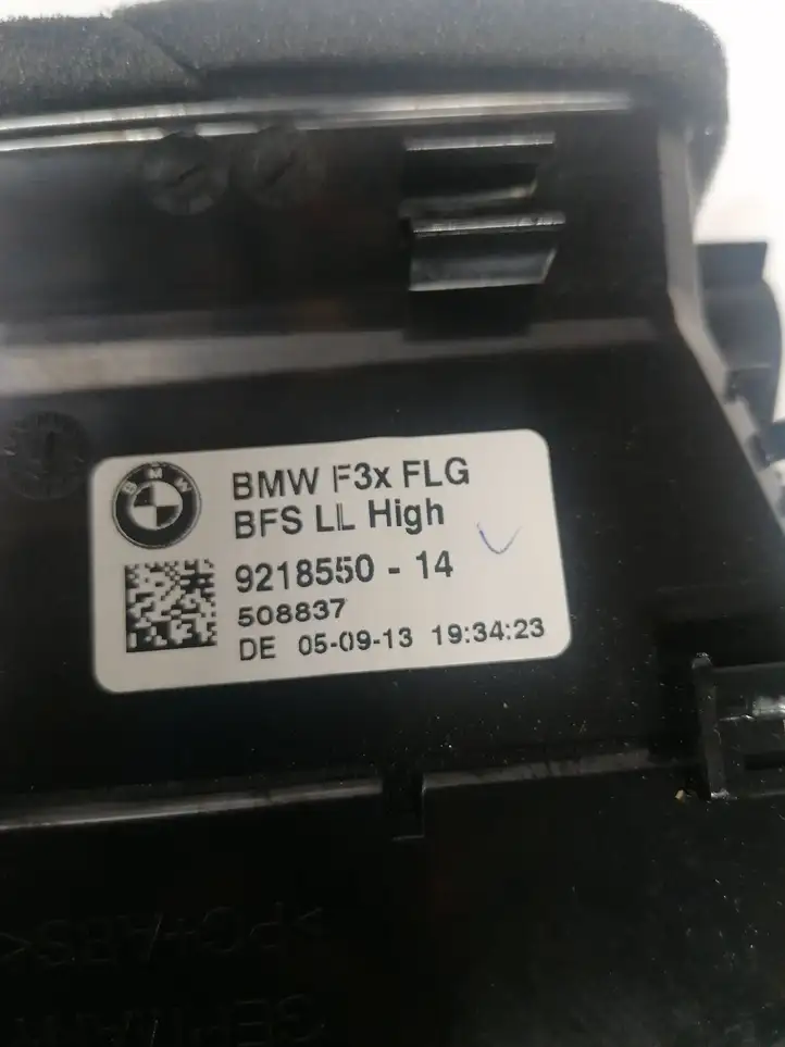 BMW 3 F30 F35 F31 (2012 - 2018) 9218550 Боковой воздушный дефлектор — фото 2