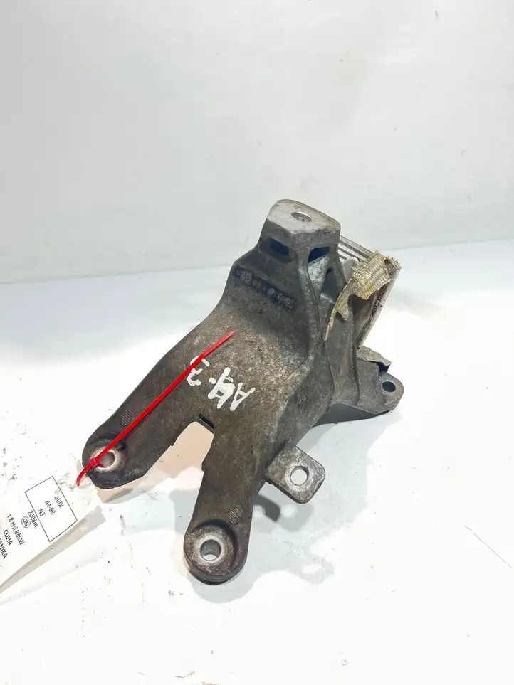 Audi A4 S4 B8 8K (2007 - 2011) 8K0199388 Кронштейн двигателя — фото 1
