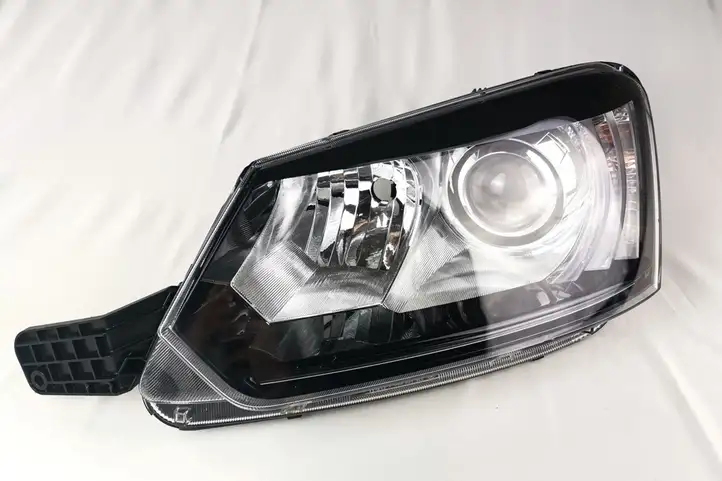 Skoda Yeti (5L) (2013 - 2018) 5L1941015C Передняя фара — фото 1