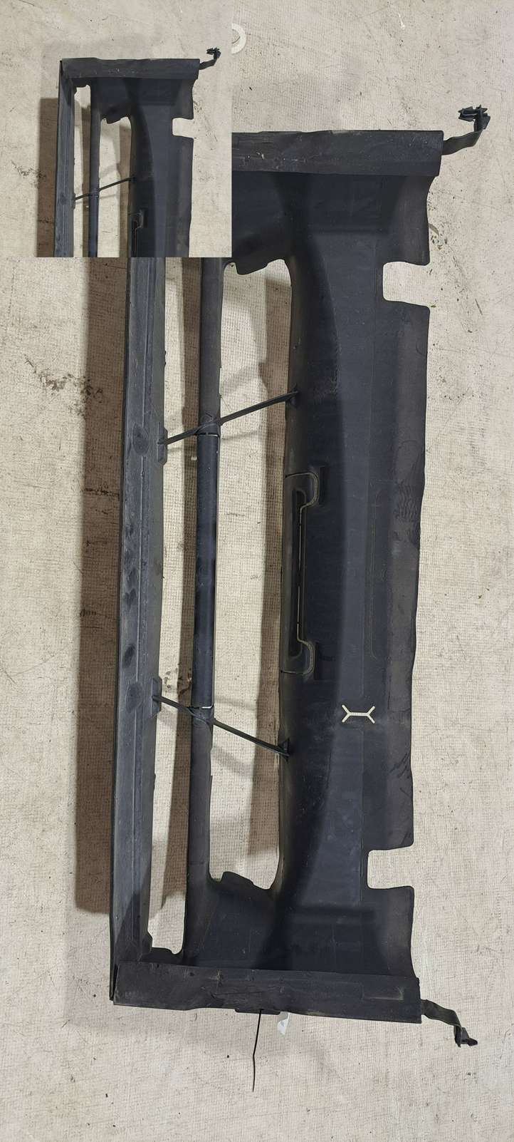 BMW 3 F30 F35 F31 (2012 - 2018)  51747255414 Устройство (устройства) для отвода воздуха