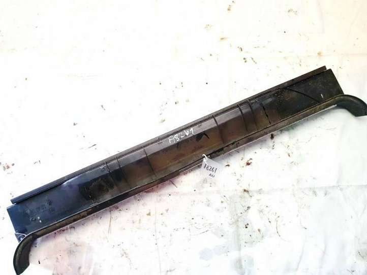 Audi A4 (1999 - 2001)  8d9863471 Отделка порога багажника