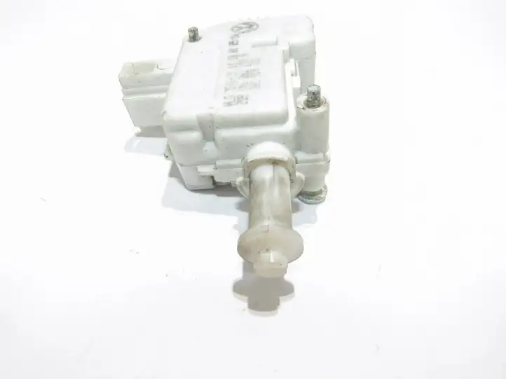 Seat Leon (1M) (1998 - 2006) Привод замка крышки топливного бака — фото 4