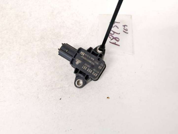 Audi A4 (2004 - 2009)  8p0955557 Датчик удара надувных подушек