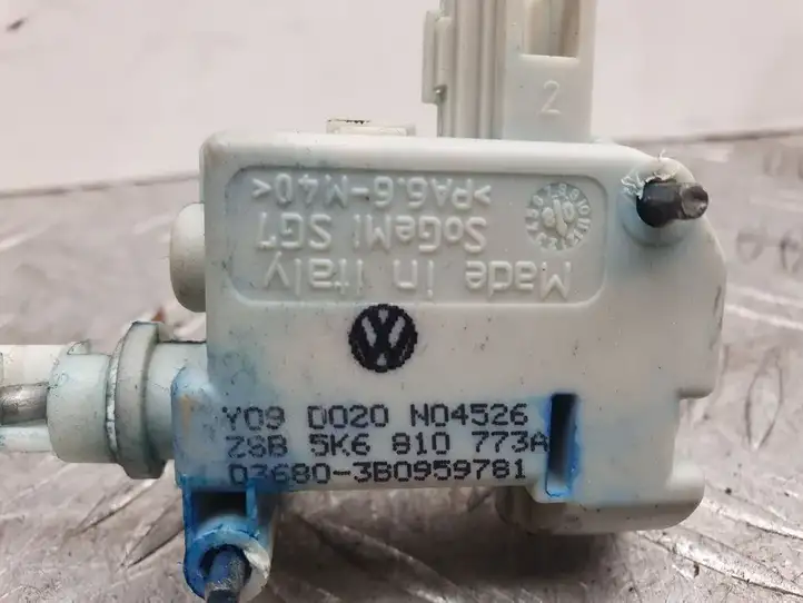 Volkswagen Golf VI (2009 - 2013) 5K6810773A Замок крышки топливного бака — фото 2