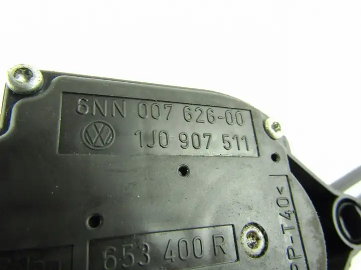 Volkswagen Golf IV (1998 - 2005) Двигатель задвижки потока воздуха — фото 5