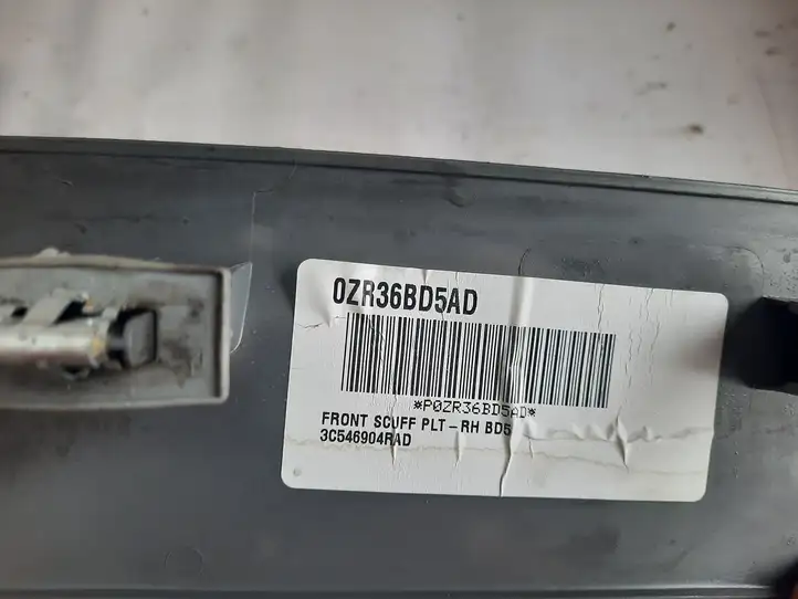 Volkswagen Routan (2008 - 2014) 0ZR36BD5AD Молдинги раздвижных дверей — фото 3