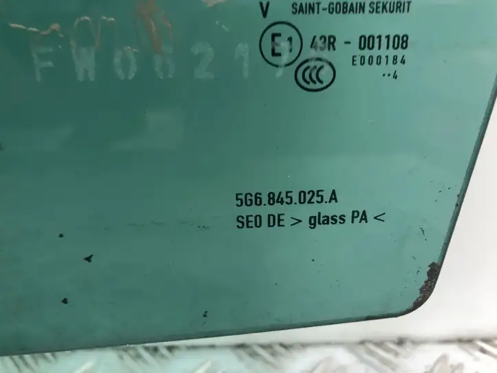 Volkswagen Golf VII (2013 - 2019) 5G6845025A Стекло задней двери — фото 3