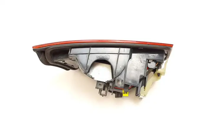 BMW 3 F30 F35 F31 (2012 - 2018) 7259916 Задний фонарь в крышке багажника — фото 2