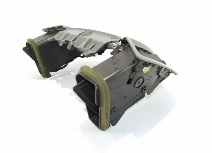 Ford Fiesta (2006 - 2008) Центральный воздушный дефлектор — фото 5