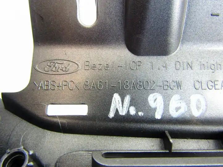 Ford Fiesta (2006 - 2008) Центральный воздушный дефлектор — фото 7