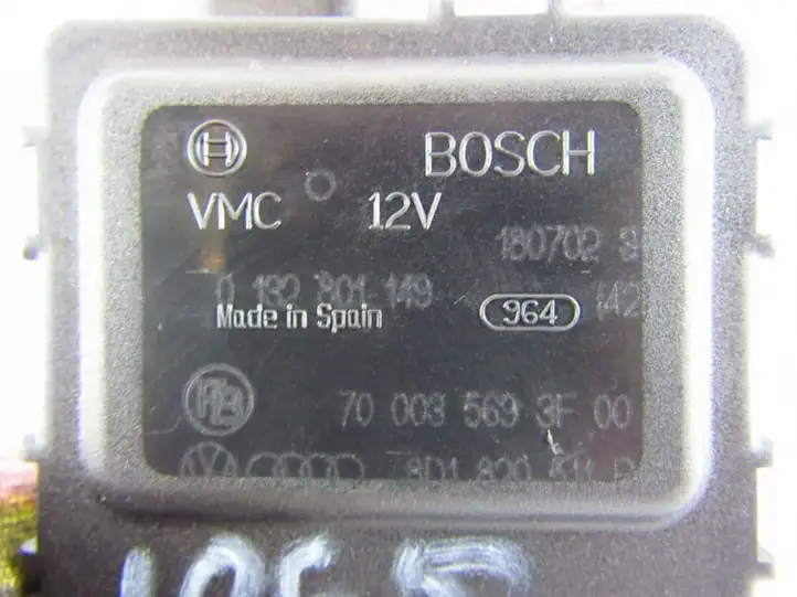 Volkswagen PASSAT B5.5 (2001 - 2005) Двигатель задвижки потока воздуха — фото 4