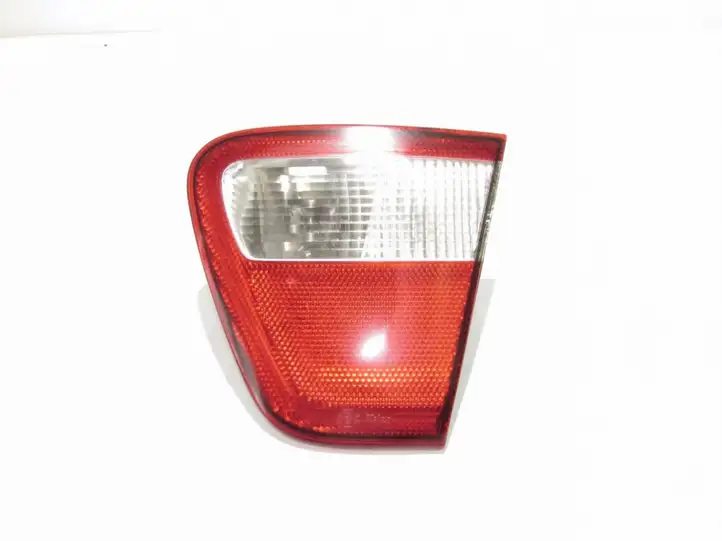 Seat Cordoba (6K) (1999 - 2002) Задний фонарь в крышке багажника — фото 1