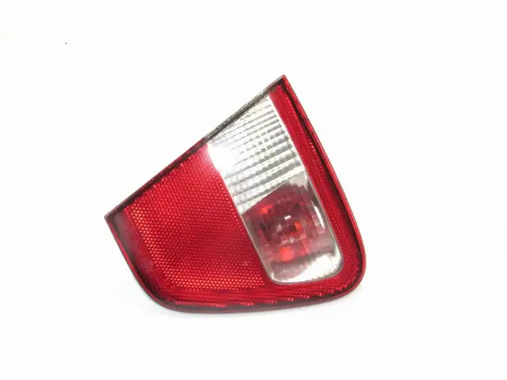 Seat Cordoba (6K) (1999 - 2002) Задний фонарь в крышке багажника — фото 1
