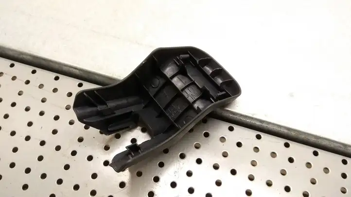 Toyota RAV 4 (XA30) (2006 - 2016) 7212342010 Отделка салазок сиденья водителя — фото 1