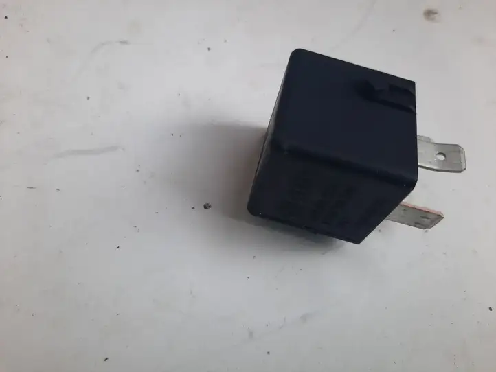 Audi A8 S8 D4 4H (2010 - 2014) 4H0951253A Другое реле — фото 2