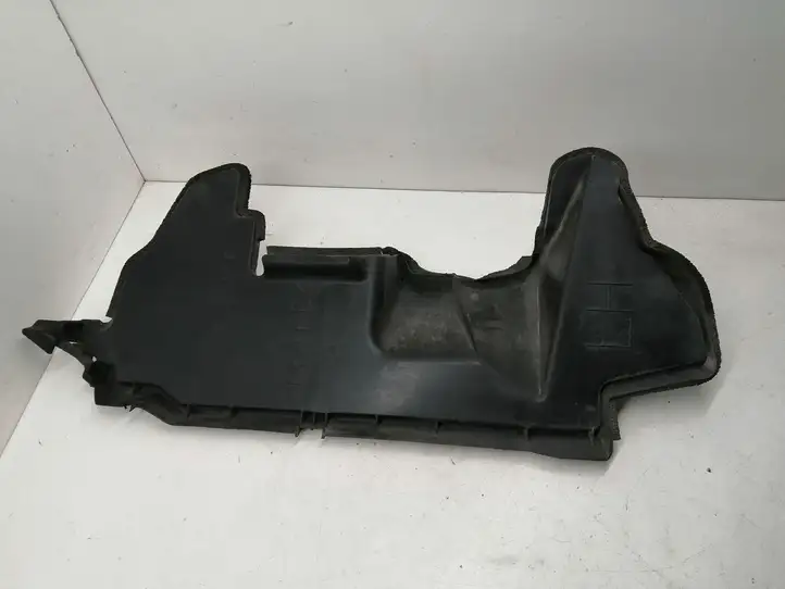 Toyota Prius (XW20) (2003 - 2009) 5328647010 Облицовка радиатора — фото 1