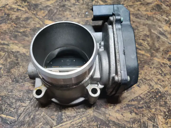 Seat Leon (5F) (2012 - 2019) 06F133062T Дроссельная заслонка — фото 1