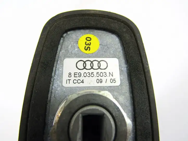 Audi A4 S4 B8 8K (2007 - 2011) Радиоантенна — фото 2