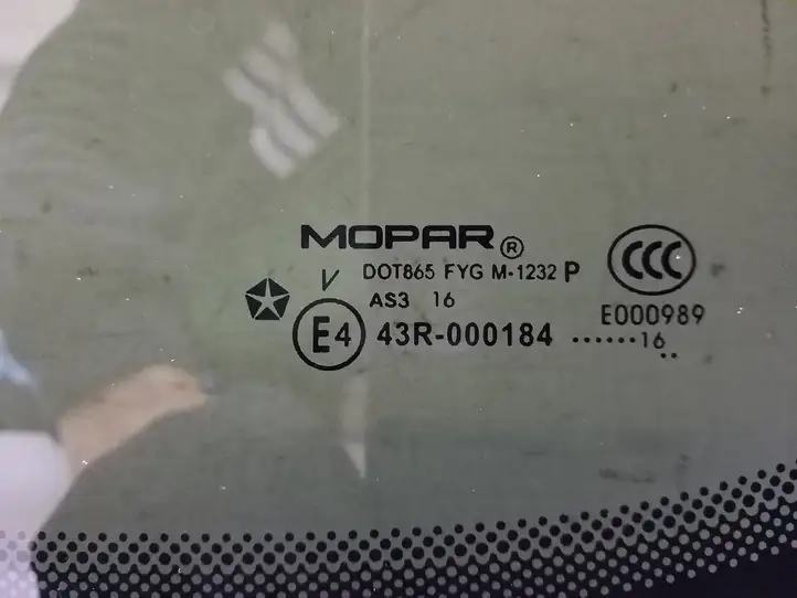 Chrysler Pacifica (2016 - ) P68238495AC Заднее боковое стекло — фото 4