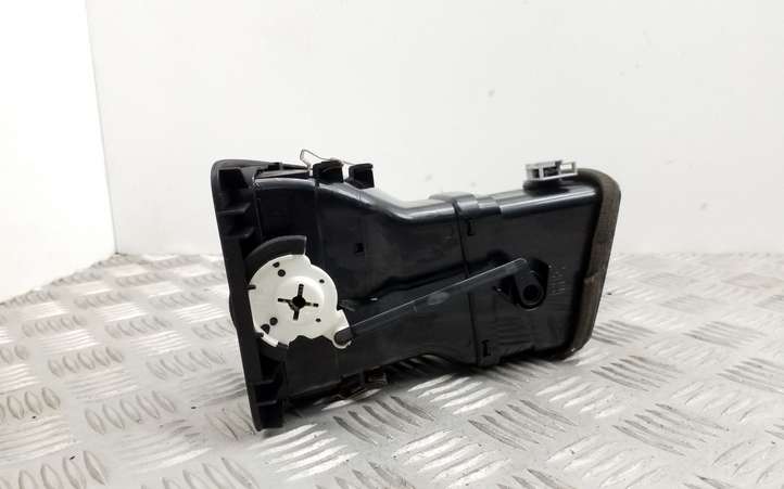 Volkswagen Sharan (2010 - 2015)  7N0819704D Боковая воздушный дефлектор