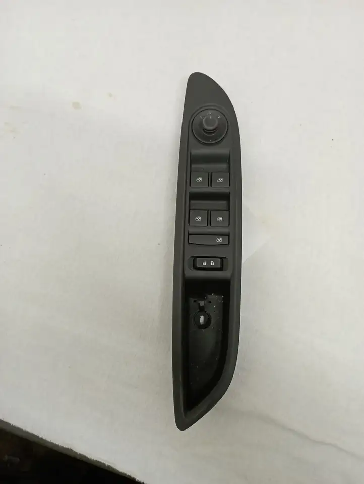 Buick Encore II (2019 - ) 95025518 Кнопка стеклоподъемников — фото 1