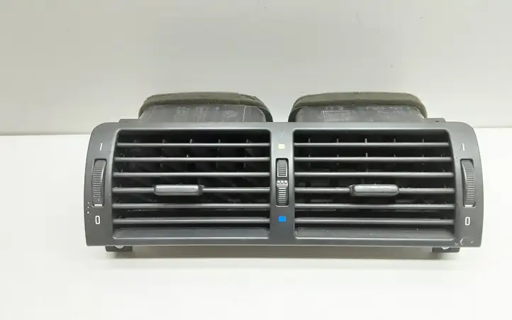 BMW 3 E46 (1998 - 2005) 8361895 Центральный воздушный дефлектор — фото 1