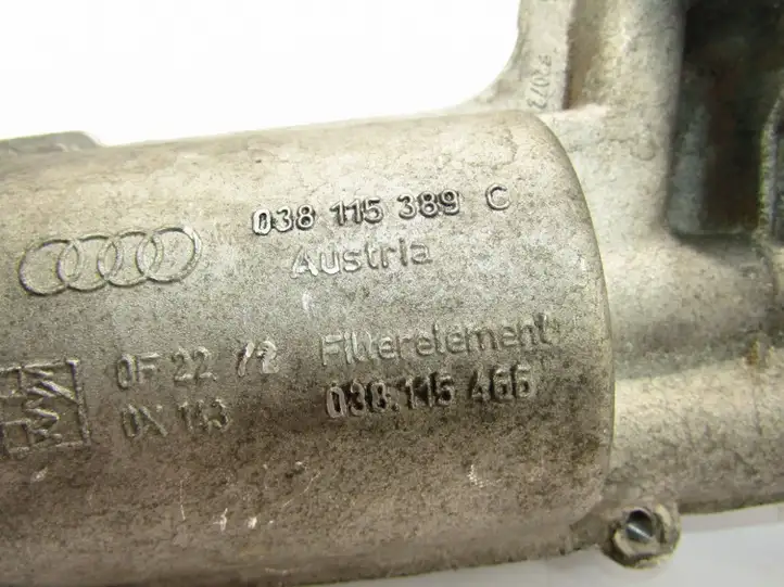 Volkswagen PASSAT B5.5 (2001 - 2005)   Кронштейн масляного фильтра