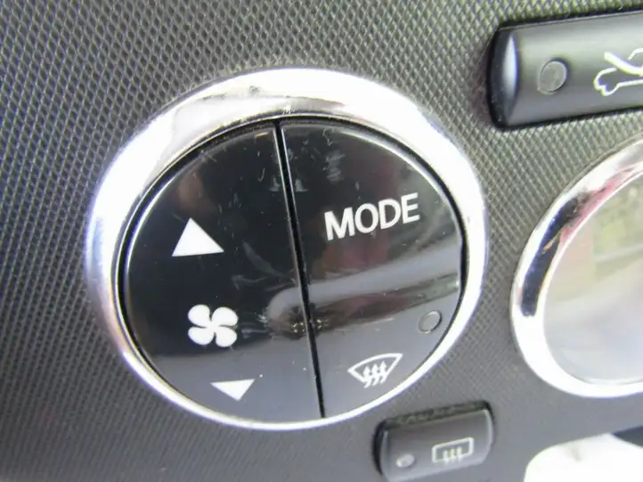 Nissan Note (E11) (2006 - 2014) Блок управления климат-контролем — фото 3