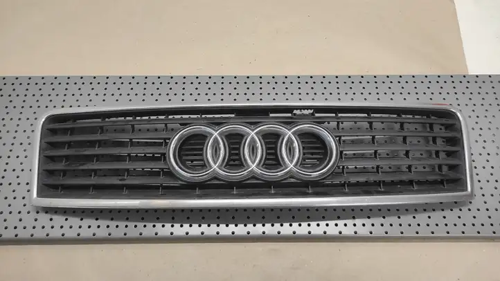 Audi A6 S6 C5 4B (2001 - 2004) 4B0853551F Верхняя решетка радиатора — фото 1