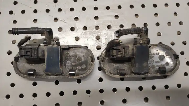 Audi A6 S6 C5 4B (2001 - 2004) 8E0955987 Форсунка омывателя лобового стекла — фото 2
